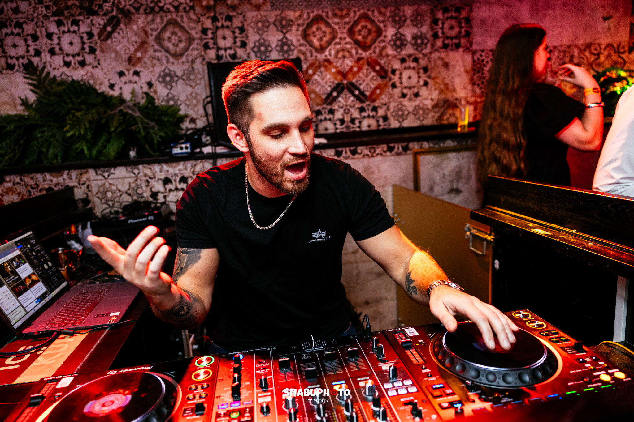 DJ Nikos