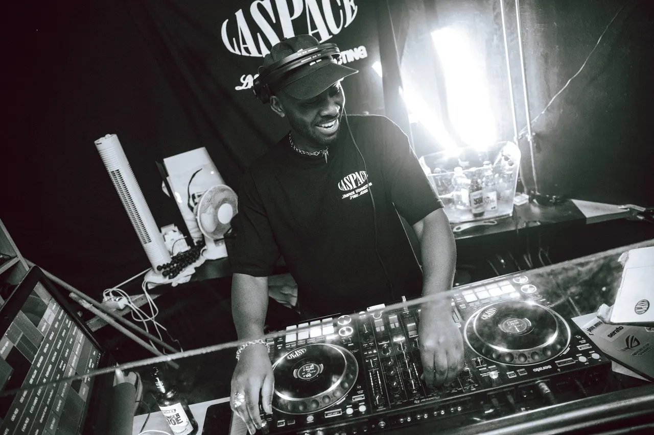 HollaBack DJ